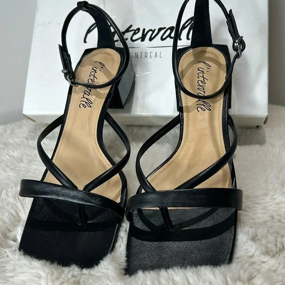 L'INTERVALLE Shoes - NWOT L’intervalle Black block heel  square toe sandals